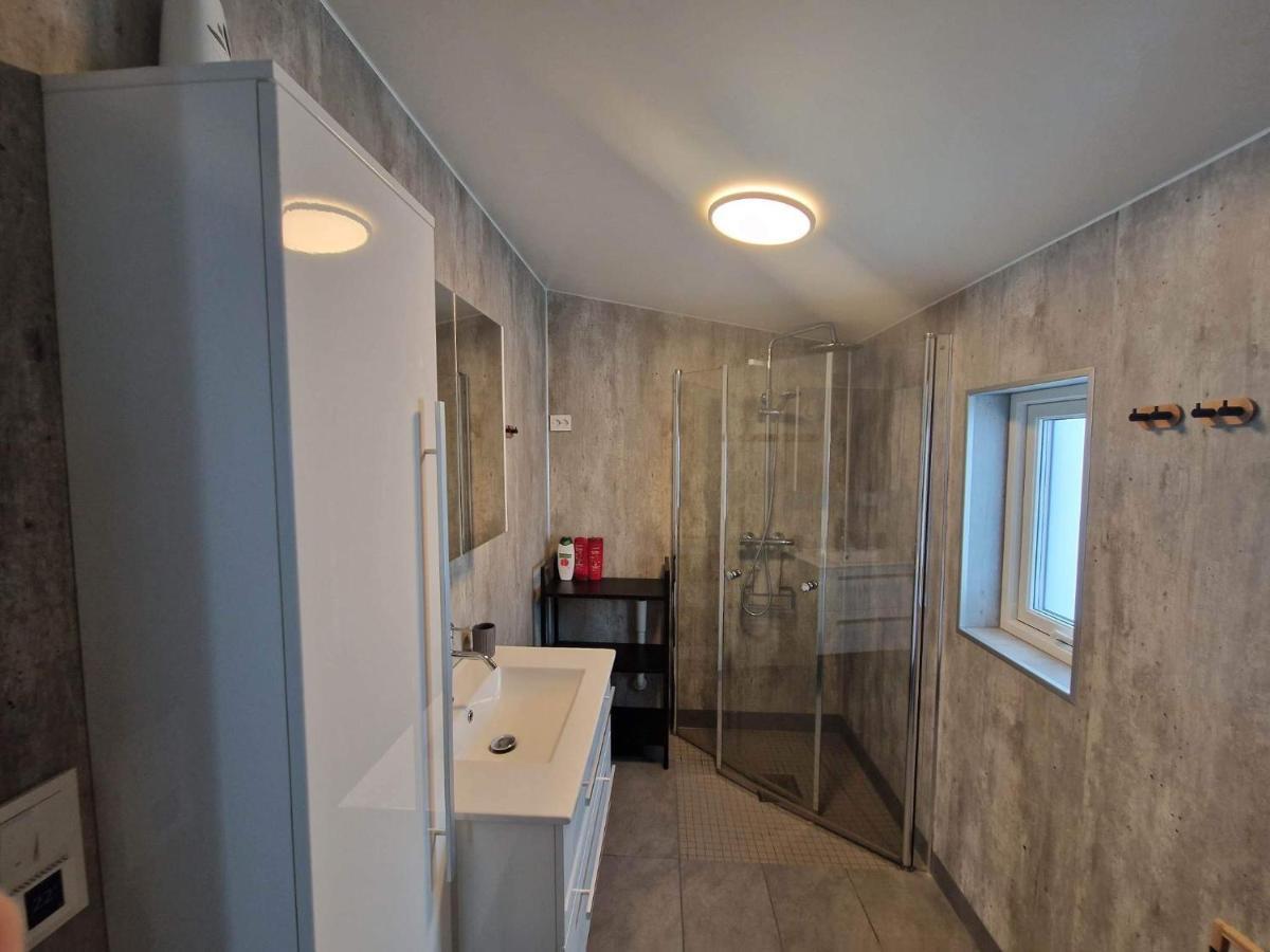 Northern Living 2 Room With Shared Bathroom Tromsø Exterior foto